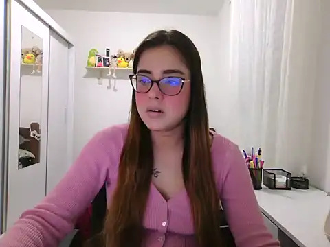 Snapshot of maliamiller chatting on 1, 7, 2026 maliamiller online show from 1, 7, 2026