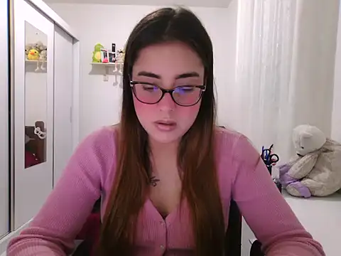 Snapshot of maliamiller chatting on 22, 6, 2026 maliamiller online show from 22, 6, 2026
