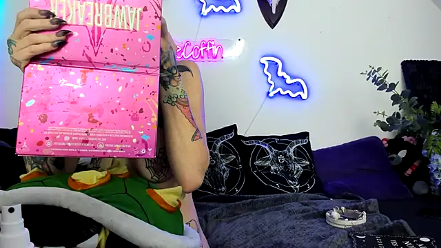 Purple Coffin666 online show from 19, 4, 2026