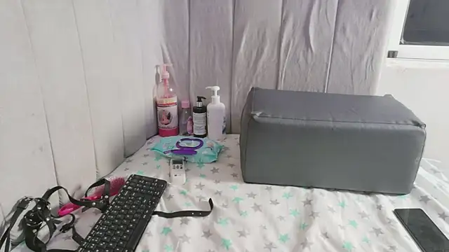 celeste jhons online show from 14, 4, 2026