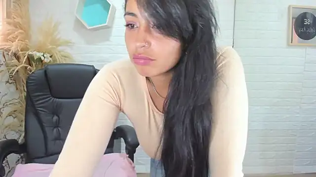 Aisha 09 online show from 21, 2, 2025