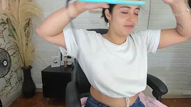 Aisha 09 online show from 13, 2, 2025