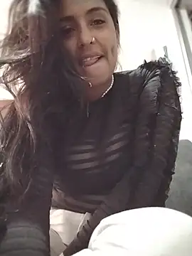 Aisha 09 online show from 17, 6, 2026