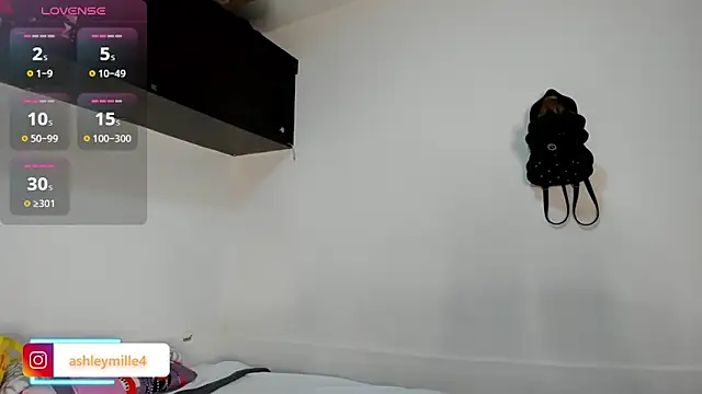  ashleymiller online show from 30, 10, 2025