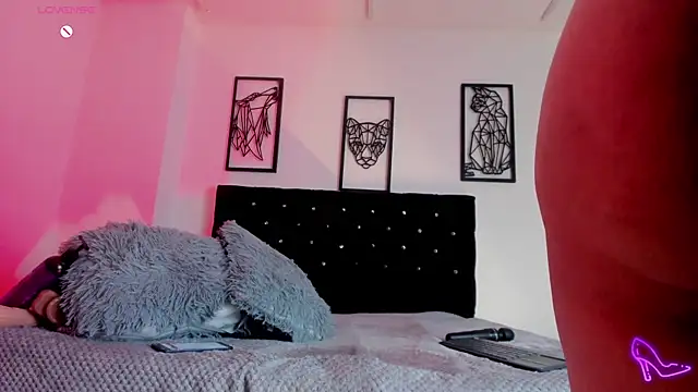 FelinaJohnson online show from 7, 5, 2026