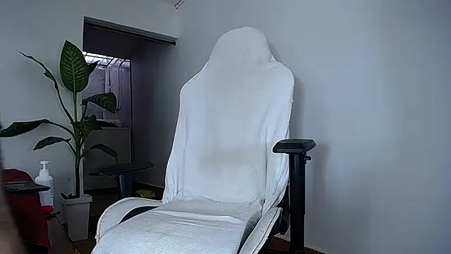 Snapshot of diamond_black00 chatting on 8, 11, 2025 diamond black00 online show from 8, 11, 2025