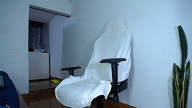 Snapshot of diamond_black00 chatting on 15, 11, 2025 diamond black00 online show from 15, 11, 2025