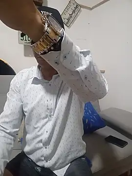 latinmartin73 online show from 5, 11, 2025