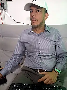 latinmartin73 online show from 12, 2, 2025