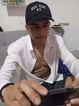 latinmartin73 online show from 2, 11, 2025