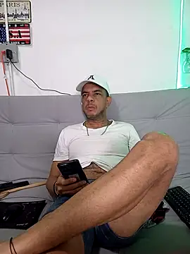 latinmartin73 online show from 12, 2, 2025