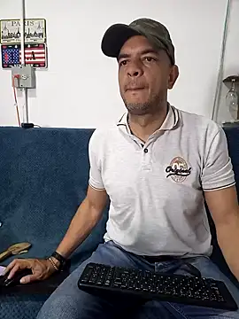 latinmartin73 online show from 8, 3, 2025