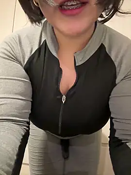 Snapshot of kittyfresita chatting on 17, 5, 2026 kittyfresita online show from 17, 5, 2026