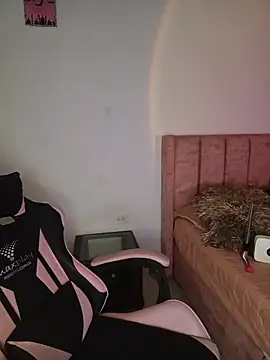 miakhalifaaa  online show from 22, 4, 2026