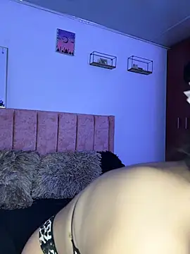 miakhalifaaa  online show from 11, 10, 2025