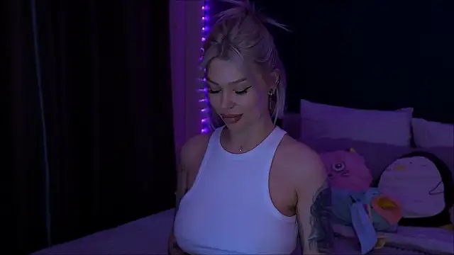 Snapshot of Sasha_Mason chatting on 4, 8, 2026 Sasha Mason online show from 4, 8, 2026
