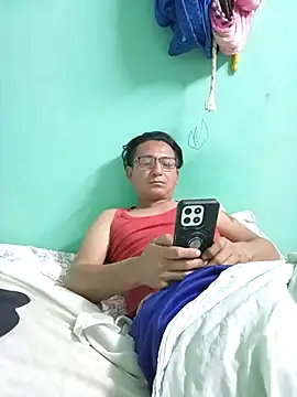 Snapshot of Andresguz35 chatting on 9, 3, 2026 Andresguz35 online show from 9, 3, 2026