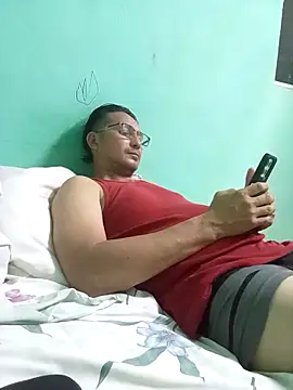 Snapshot of Andresguz35 chatting on 24, 3, 2026 Andresguz35 online show from 24, 3, 2026