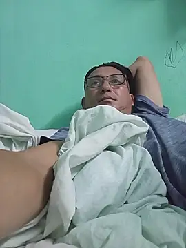 Andresguz35 online show from 22, 12, 2025