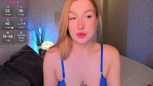 Snapshot of Emma__Leee chatting on 17, 11, 2025 Emma Leee online show from 17, 11, 2025