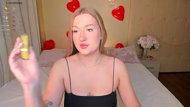 Emma  Leee online show from 18, 2, 2025