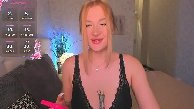 Snapshot of Emma__Leee chatting on 30, 11, 2025 Emma Leee online show from 30, 11, 2025