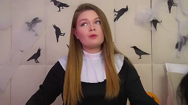 CrystalLyons online show from 31, 10, 2025