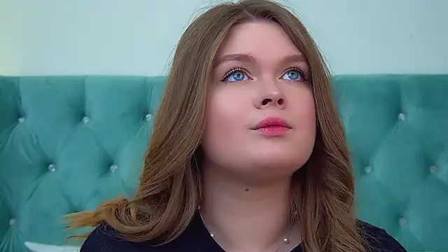 CrystalLyons online show from 18, 6, 2026