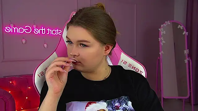 CrystalLyons online show from 21, 12, 2025