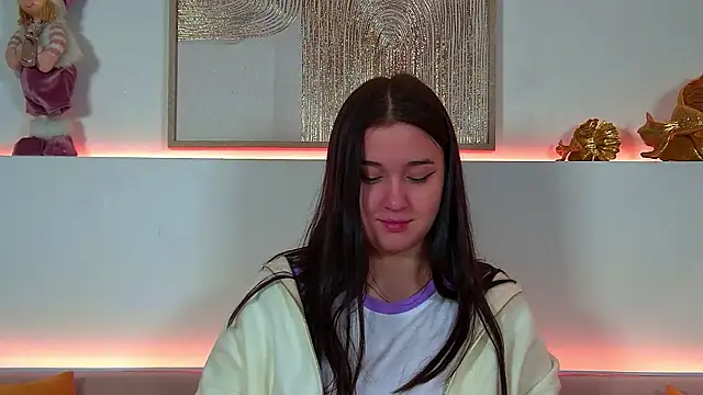 ChristinaMilton online show from 15, 12, 2025