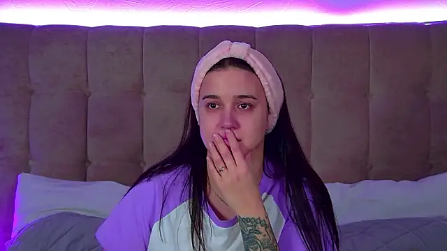 ChristinaMilton online show from 11, 11, 2025