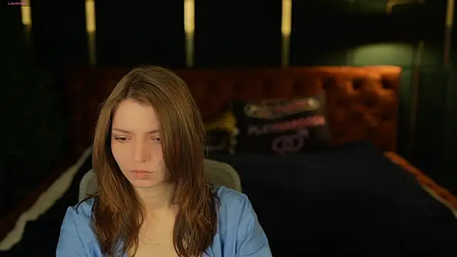 Snapshot of Michelle_054 chatting on 18, 12, 2025 Michelle 054 online show from 18, 12, 2025