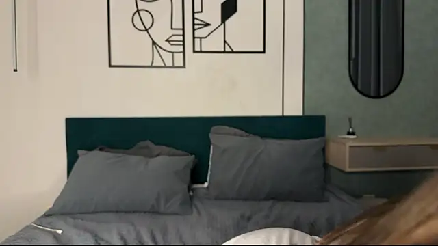 aryamirelle online show from 5, 1, 2026