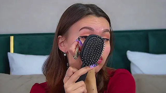 Snapshot of PollyLanders chatting on 12, 11, 2025 PollyLanders online show from 12, 11, 2025