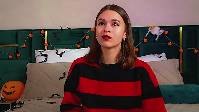 Snapshot of PollyLanders chatting on 30, 10, 2025 PollyLanders online show from 30, 10, 2025