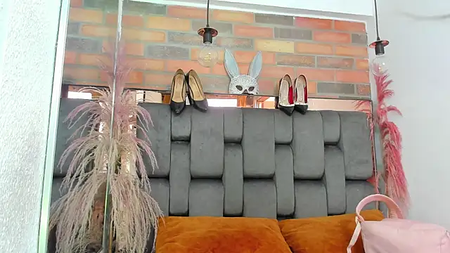 JESSYCORTES online show from 30, 10, 2025