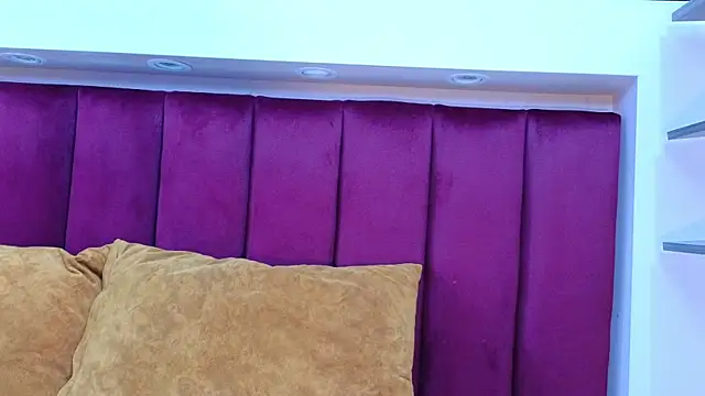 JESSYCORTES online show from 7, 3, 2025