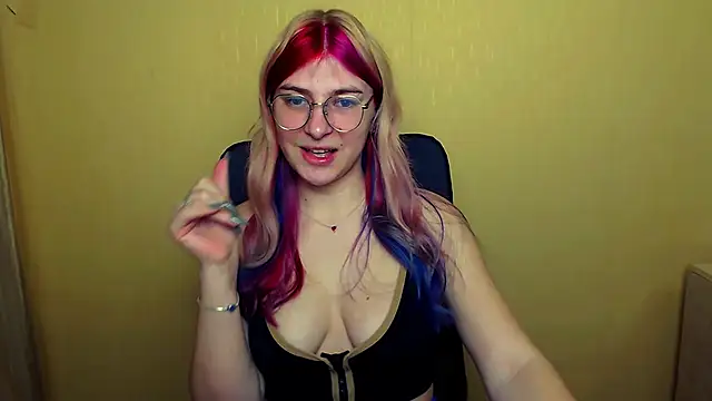 Luna Lush  online show from 11, 2, 2025