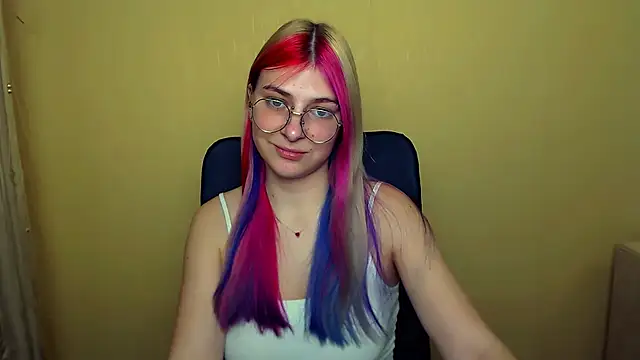 Luna Lush  online show from 1, 3, 2025