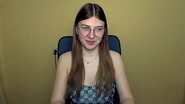 Luna Lush  online show from 8, 4, 2026