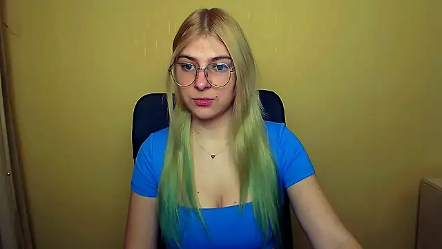 Luna Lush  online show from 25, 1, 2025