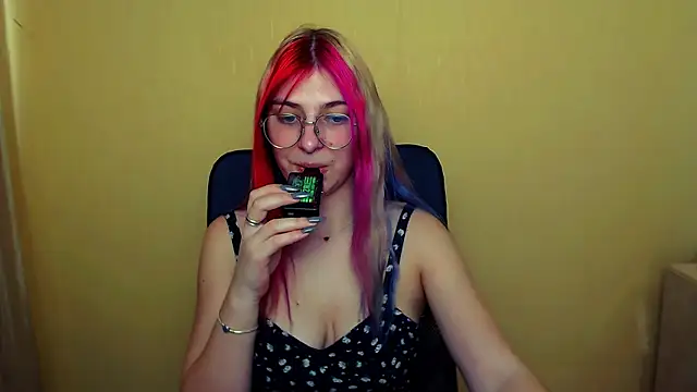 Luna Lush  online show from 26, 2, 2025