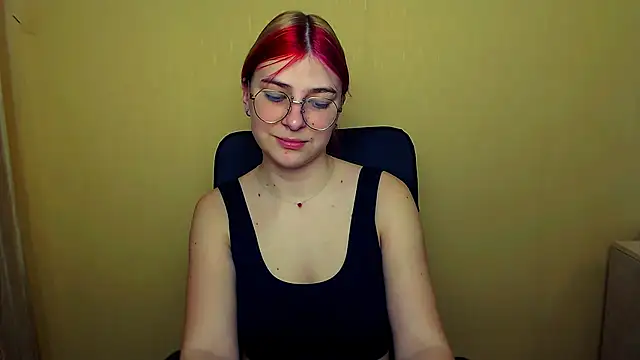 Luna Lush  online show from 27, 2, 2025