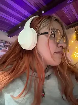 Snapshot of SophiaWeestt99 chatting on 9, 5, 2026 SophiaWeestt99 online show from 9, 5, 2026