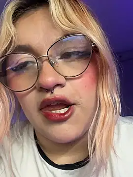 Snapshot of SophiaWeestt99 chatting on 20, 7, 2026 SophiaWeestt99 online show from 20, 7, 2026