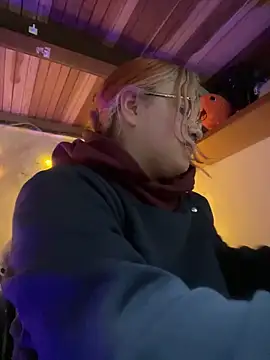 SophiaWeestt99 online show from 5, 2, 2026