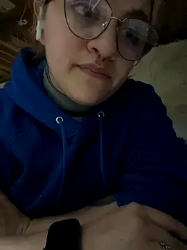 SophiaWeestt99 online show from 17, 11, 2025