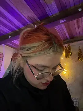 SophiaWeestt99 online show from 22, 4, 2026