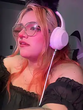 Snapshot of SophiaWeestt99 chatting on 20, 6, 2026 SophiaWeestt99 online show from 20, 6, 2026