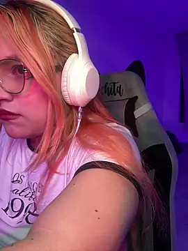 Snapshot of SophiaWeestt99 chatting on 22, 6, 2026 SophiaWeestt99 online show from 22, 6, 2026